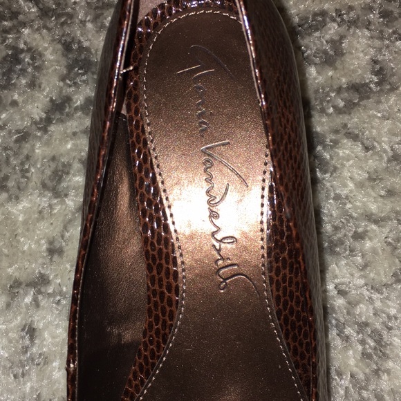 Gloria Vanderbilt copper brown pointed heels - Picture 4 of 4